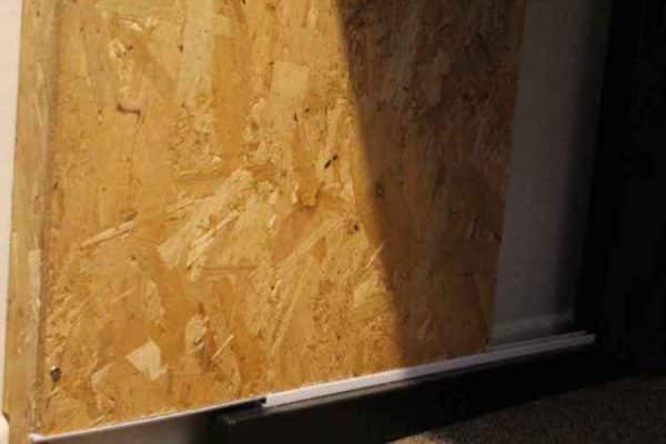 half-open-sliding-access-under-my-desk